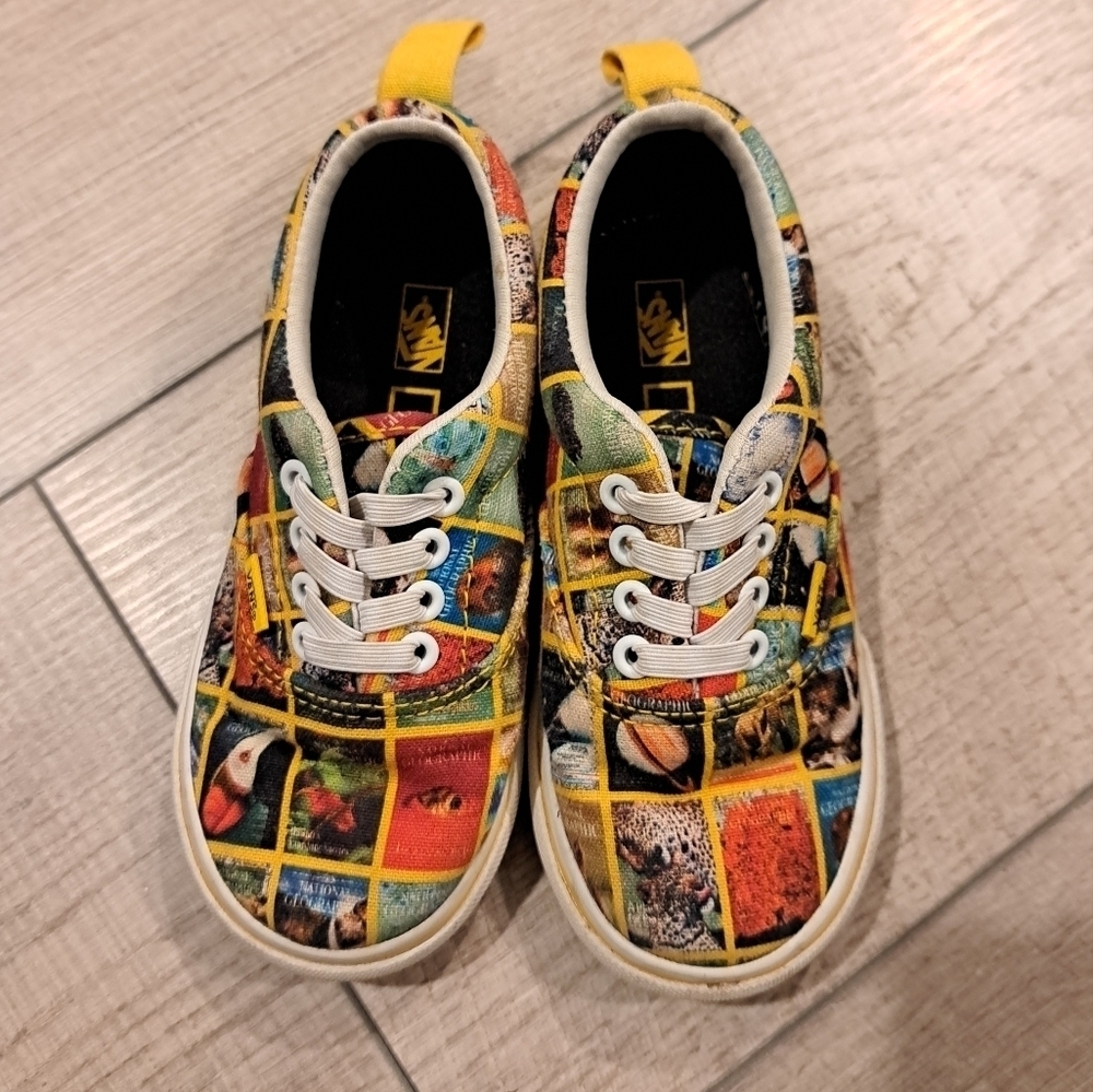 National  Geographic Vans
